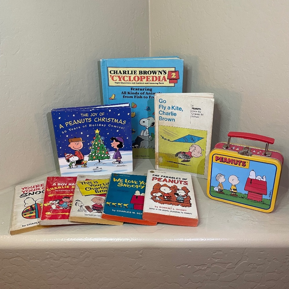 Peanuts Bundle - Vintage Tin Lunchbox, 5 paperback books & 3 hardback books